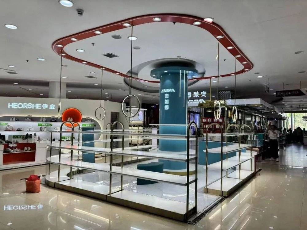 賭馬：縣城“女強人”三件套：離婚、美業、搞傳銷