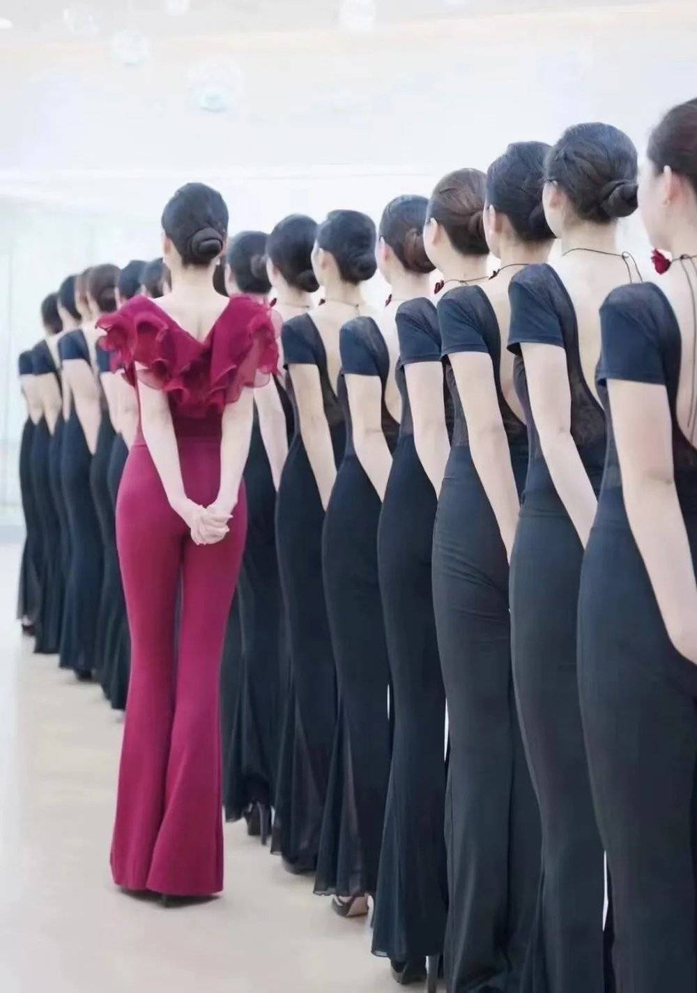 賭馬：縣城“女強人”三件套：離婚、美業、搞傳銷