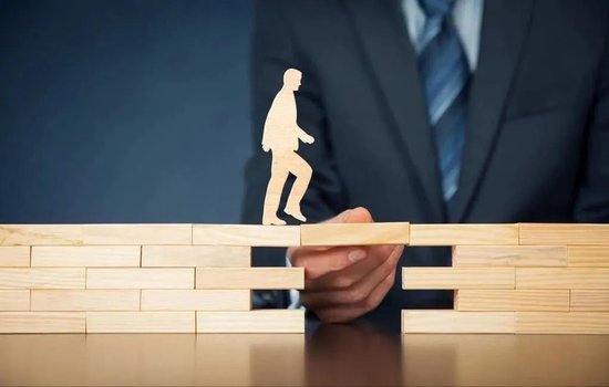 Online Casino：央行頻頻就維護人民幣滙率穩定表態 後續還有工具！