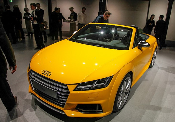 {賭波}(女士小跑车敞篷20万)